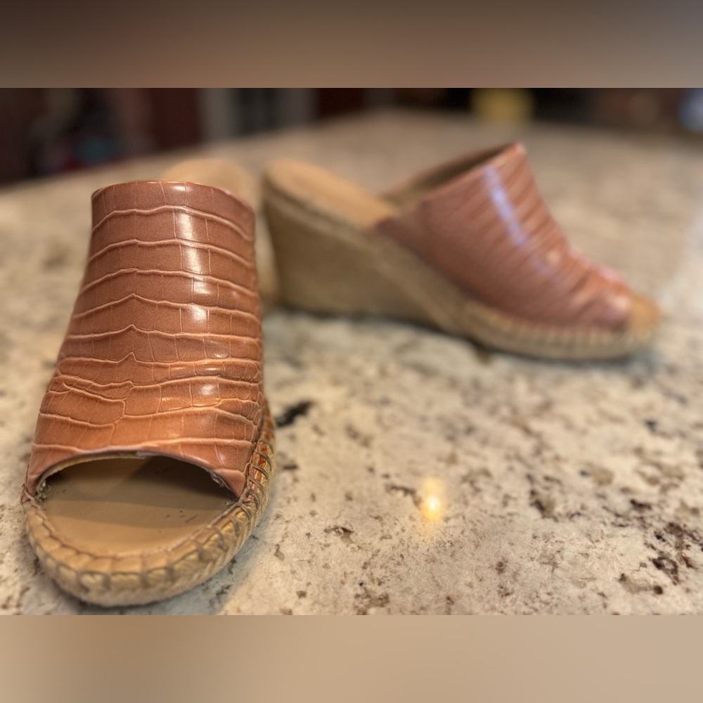 Charles David Tan Croc-Embossed Espadrille Mule - Picture 6 of 7
